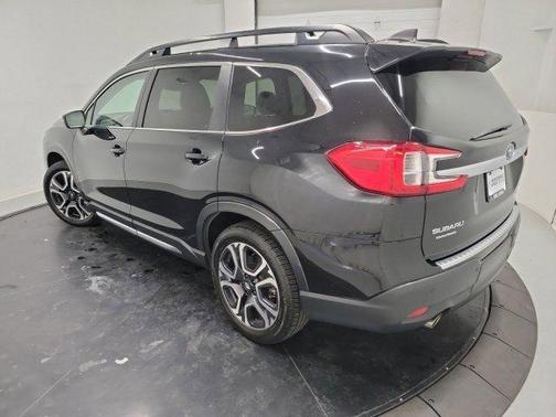 Crystal Black Silica 2023 Subaru Ascent Limited 8-Passenger