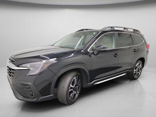 Crystal Black Silica 2023 Subaru Ascent Limited 8-Passenger