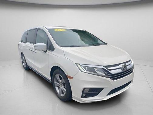 White Diamond Pearl 2018 Honda Odyssey EX-L