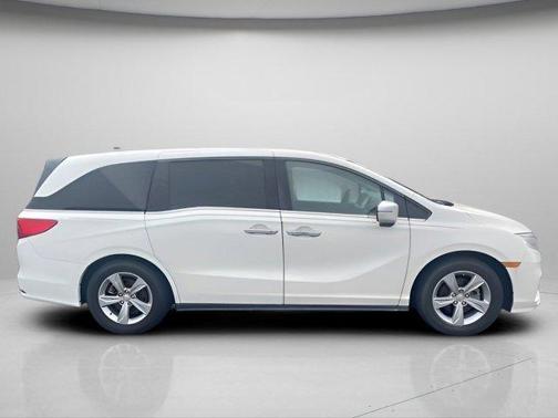 White Diamond Pearl 2018 Honda Odyssey EX-L
