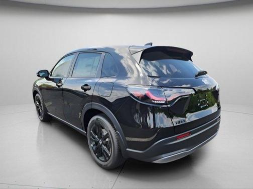 Crystal Black Pearl 2026 Honda HR-V AWD Sport