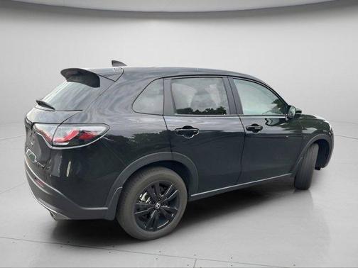 Crystal Black Pearl 2026 Honda HR-V AWD Sport