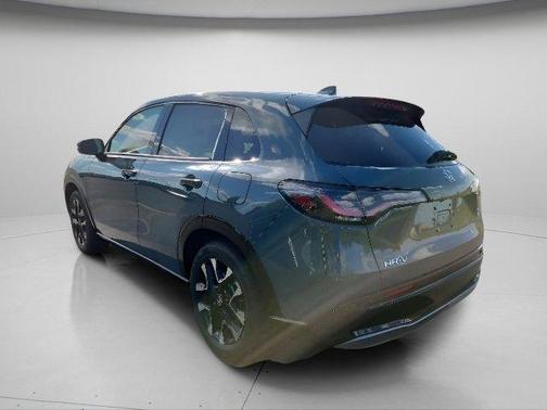 Nordic Forest Pearl 2027 Honda HR-V EX-L