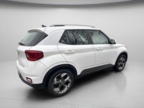 2021 Hyundai VENUE SEL