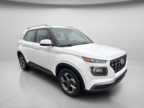 2021 Hyundai VENUE SEL