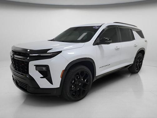 Polar White Tricoat 2026 Chevrolet Traverse RS