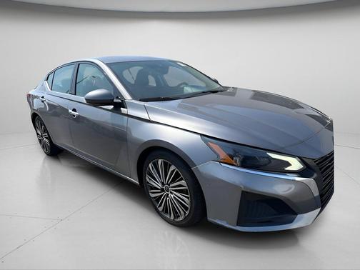 Gun Metallic 2023 Nissan Altima 2.5 SL