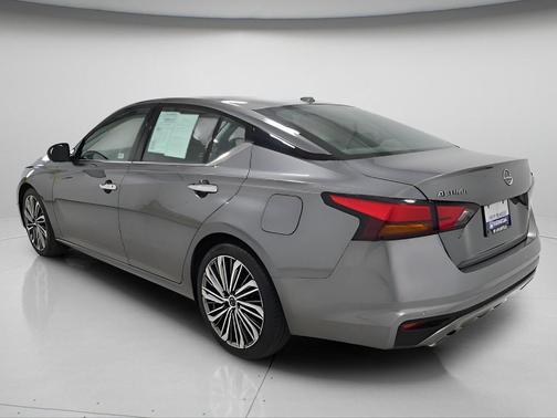 Gun Metallic 2023 Nissan Altima 2.5 SL