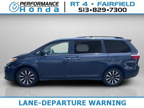 Parisian Night Pearl 2018 Toyota Sienna XLE