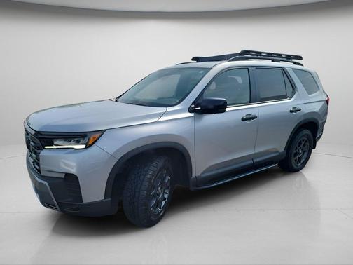 Silver Metallic 2026 Honda Pilot TrailSport