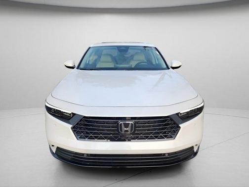 Platinum White Pearl 2026 Honda Accord Hybrid EX-L