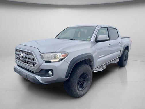 2016 Toyota Tacoma SR