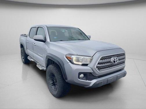 2016 Toyota Tacoma SR