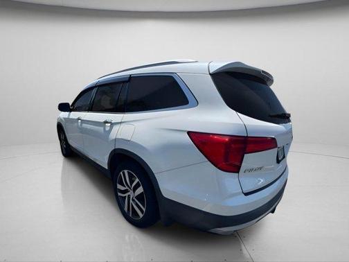 White Diamond Pearl 2016 Honda Pilot Touring