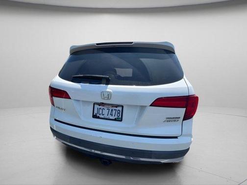 White Diamond Pearl 2016 Honda Pilot Touring