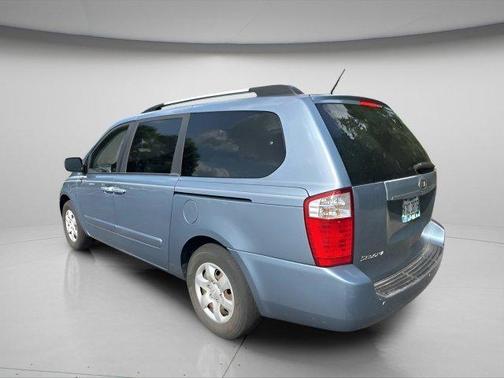 2010 Kia Sedona LX