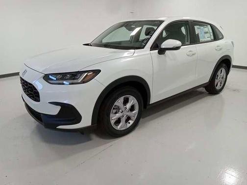 Platinum White Pearl 2023 Honda HR-V LX