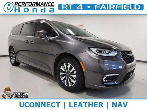 2022 Chrysler Pacifica Hybrid Touring L