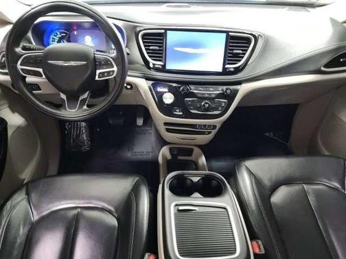2022 Chrysler Pacifica Hybrid Touring L
