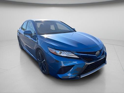 Blue Streak Metallic 2018 Toyota Camry XSE