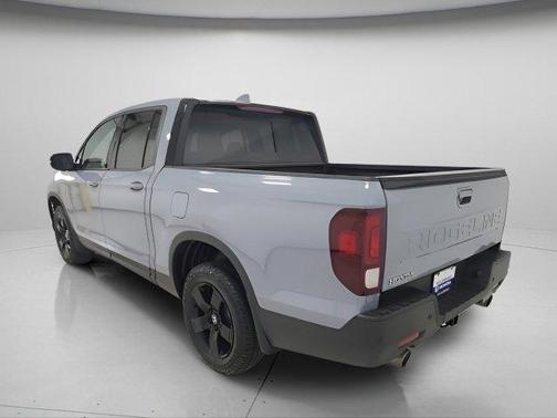 Sonic Gray Pearl 2024 Honda Ridgeline Black