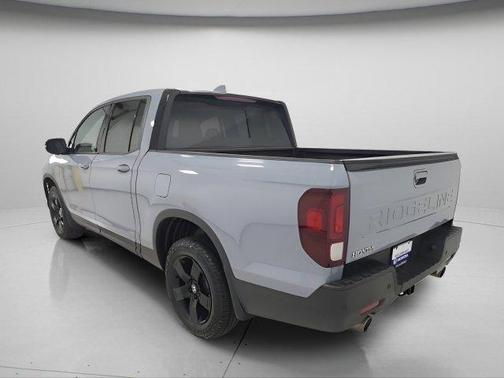 Sonic Gray Pearl 2024 Honda Ridgeline Black