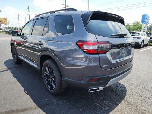 2025 Honda Pilot Touring 8-Passenger
