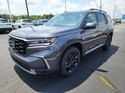 2025 Honda Pilot Touring 8-Passenger