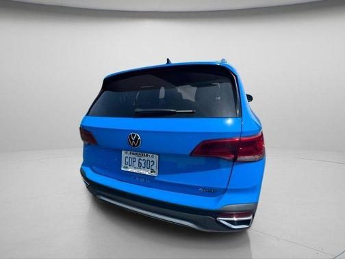 Cornflower Blue 2023 Volkswagen Taos 1.5T SE