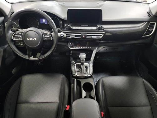 Snow White Pearl 2022 Kia Seltos EX