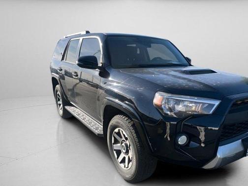 Midnight Black Metallic 2018 Toyota 4Runner SR5