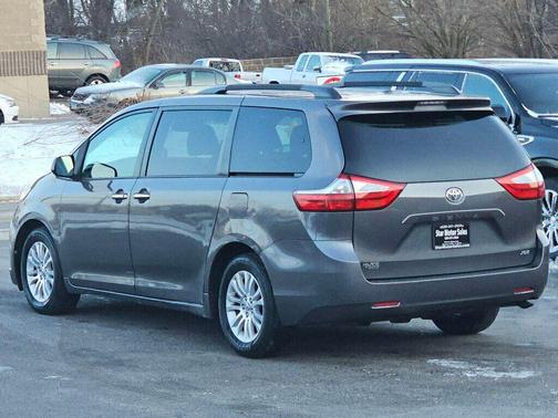 2015 Toyota Sienna XLE