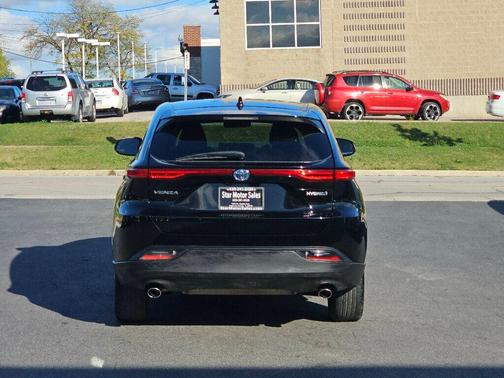 2022 Toyota Venza LE