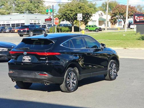 2022 Toyota Venza LE