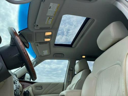 2017 INFINITI QX80 Signature Edition
