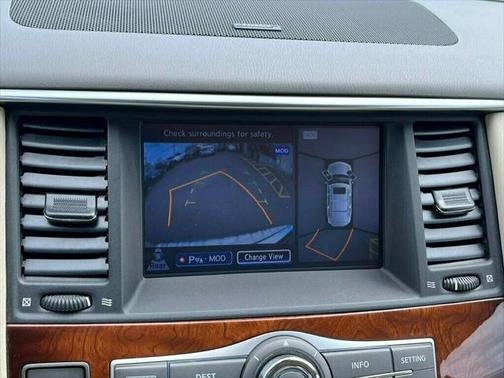 2017 INFINITI QX80 Signature Edition