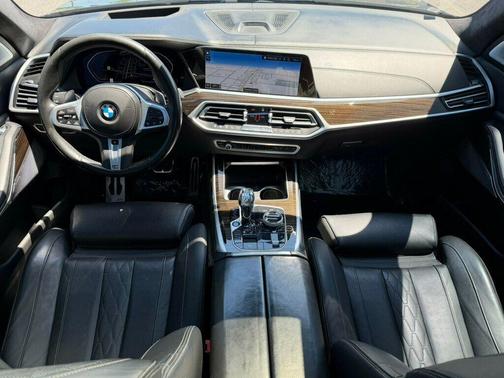 Arctic Gray Metallic 2020 BMW X7 M50i