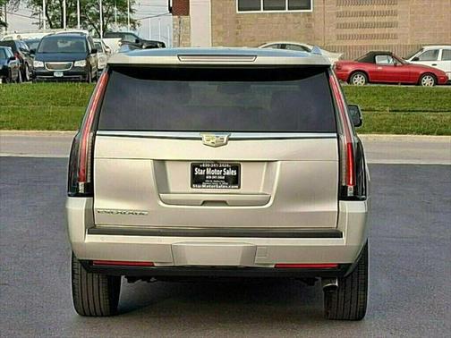 2016 Cadillac Escalade ESV Luxury