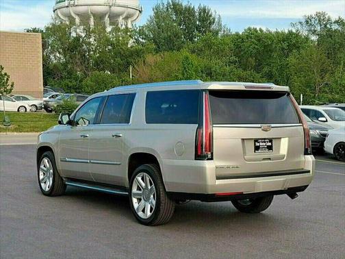 2016 Cadillac Escalade ESV Luxury