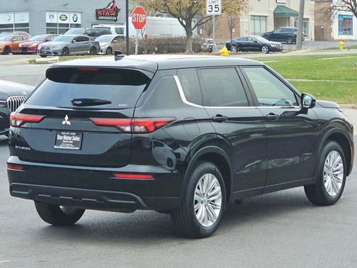 2022 Mitsubishi Outlander ES S-AWC