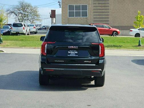 2021 GMC Yukon 4WD AT4