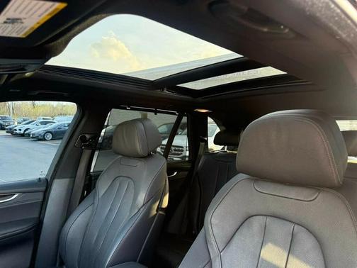 Black Sapphire Metallic 2017 BMW X5 xDrive50i