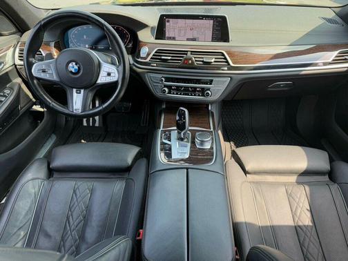 2021 BMW 740 xDrive