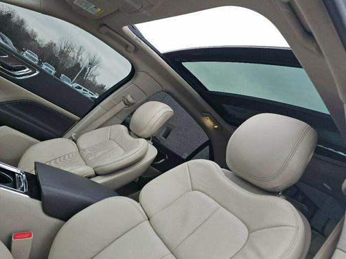 2018 Lincoln Continental Select