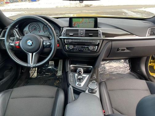 Photo 2 of 39 of 2016 BMW M4 Base