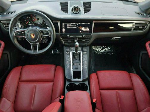 2020 Porsche Macan S