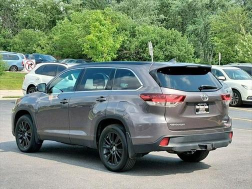 2019 Toyota Highlander SE