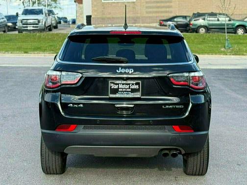 Diamond Black Crystal Pearlcoat 2018 Jeep Compass Limited