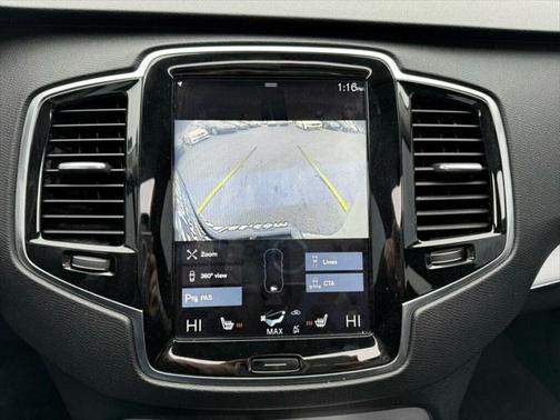 2017 Volvo XC90 T6 Momentum
