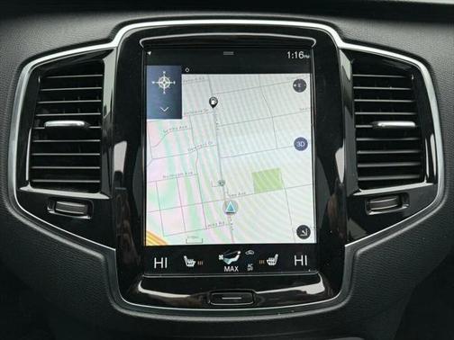 2017 Volvo XC90 T6 Momentum